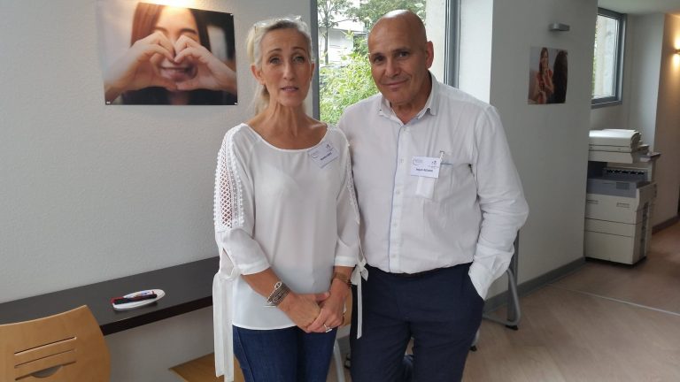 Ginette Cose et Seguni Redjimi, une formation aux services à la personne pour favoriser l' emploi des personnes sourdes et malentendantes.