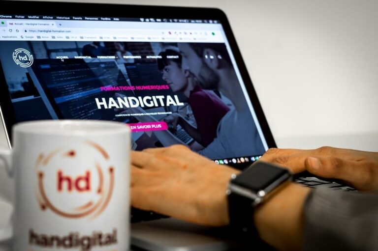 Handigital, à talents atypiques, formations innovantes.