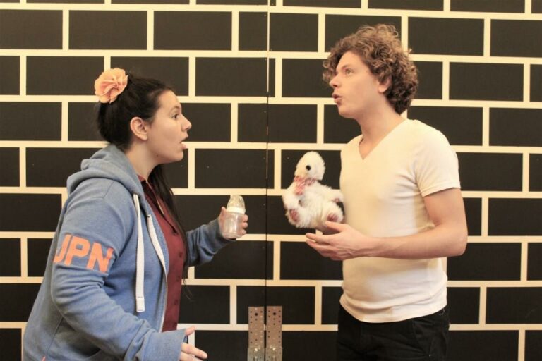 Handicap mental de l'enfant dans le couple : Une pièce de théâtre à découvrir