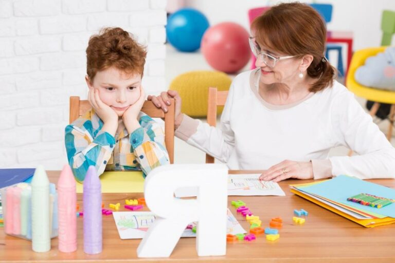 AESH : Accompagnant des élèves en situation de handicap