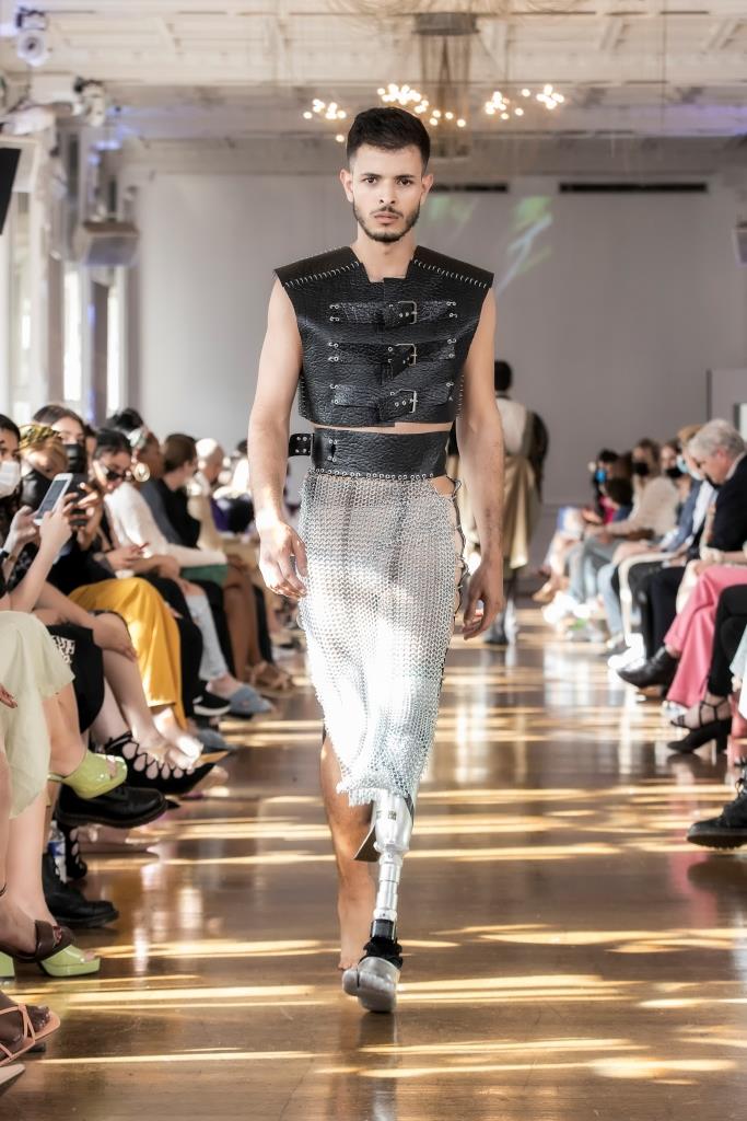 Vêtements adaptés au handicap : 70 looks imaginés par des étudiants ©Fabrice Malard