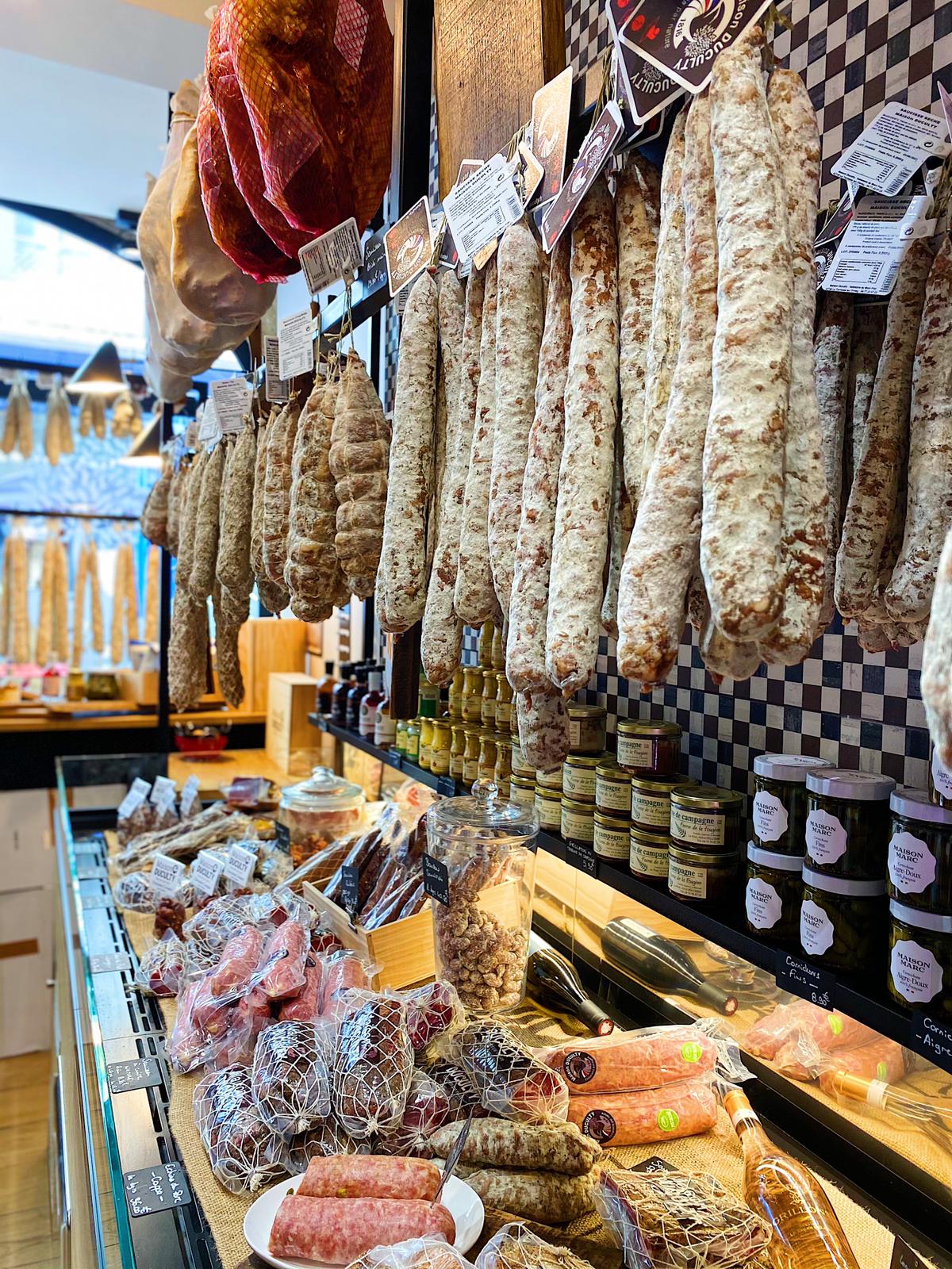 La charcuterie lyonnaise, un incontournable des food tours de Praline et Rosette © Praline et Rosette