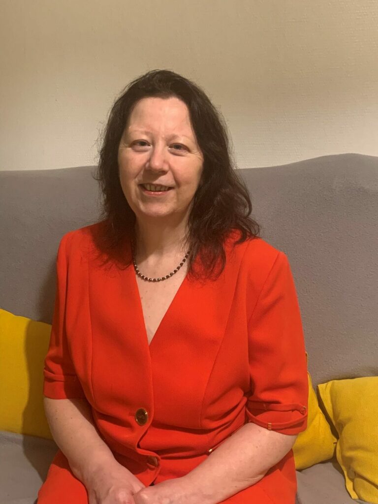 Danielle Naejus : De masseur kinésithérapeute à comédienne