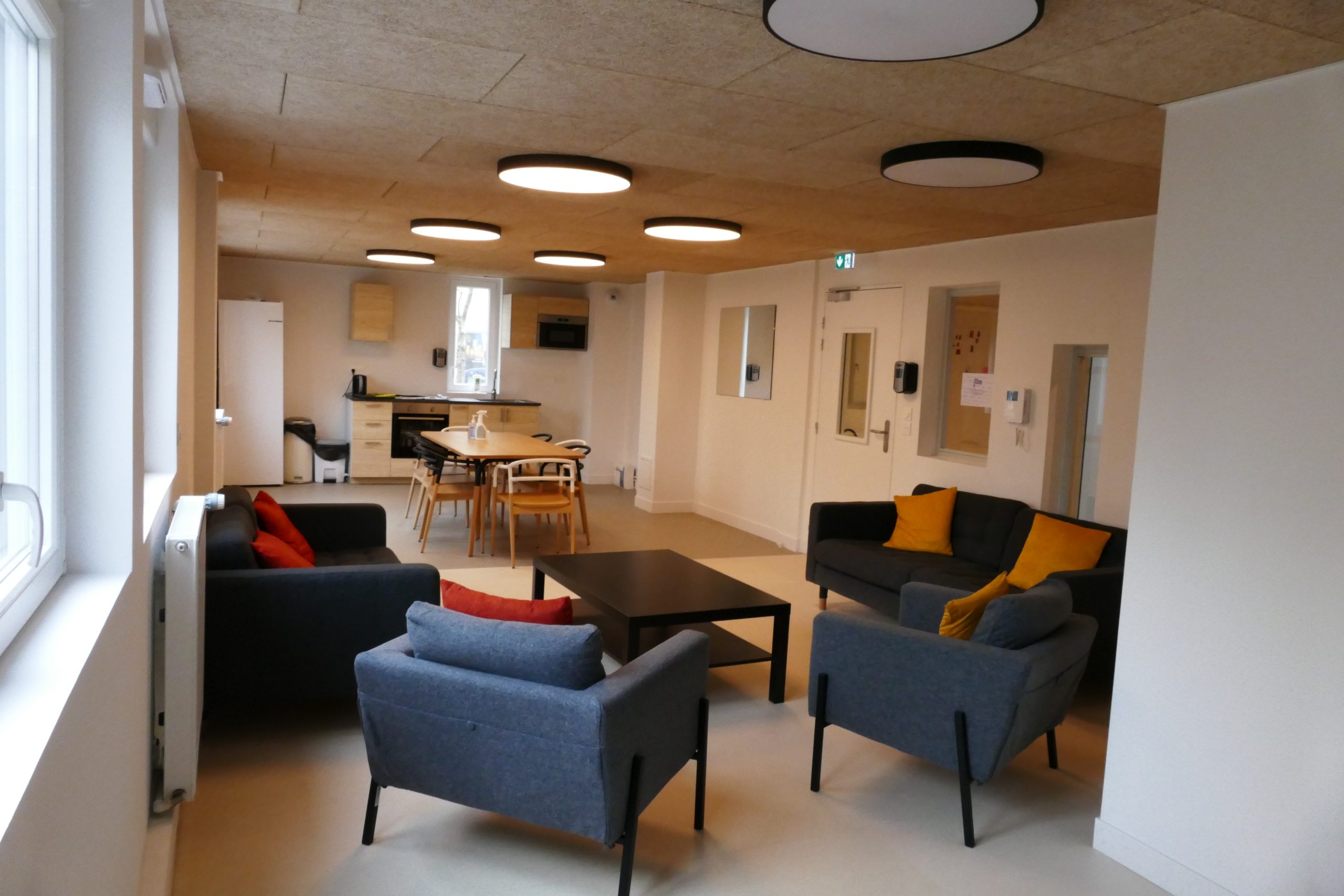 L'un des espaces communs aménagés au sein de la résidence © Habitat et Humanisme