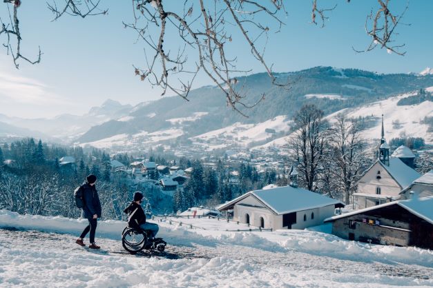 Megève : Savourez la magie de Noël au cœur d’une station handi-accueillante