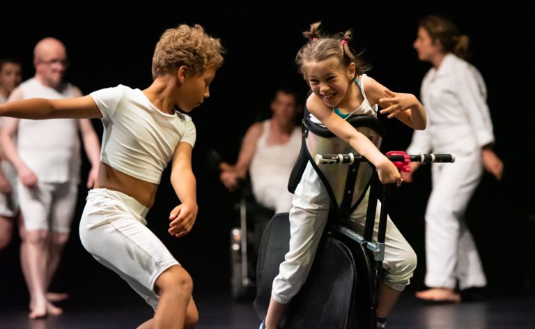 « Parade » : Le handicap mis en scène à travers la danse et le théâtre