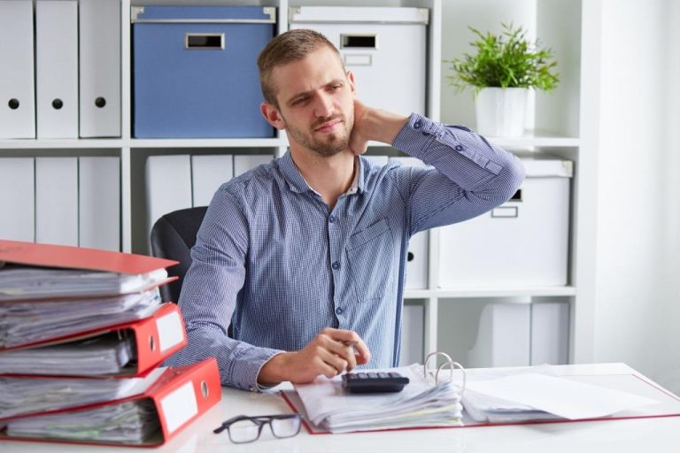 Travail et mal de dos : une enquête sur l'impact des troubles musculosquelettiques