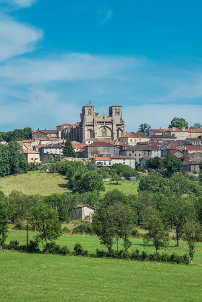 Abbaye de la Chaise-Dieu : Découverte d'un site millénaire à 1080 mètres d'altitude