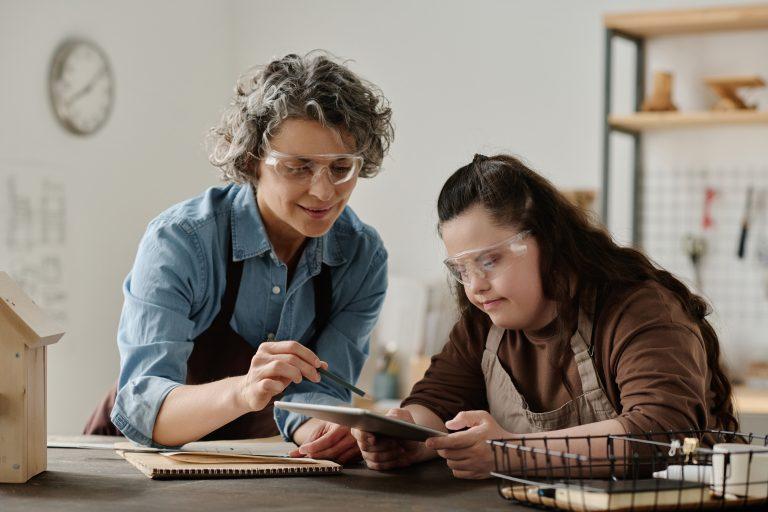 La FAF lance sa formation « Accompagner les personnes en situation de handicap visuel et aux usages numériques »