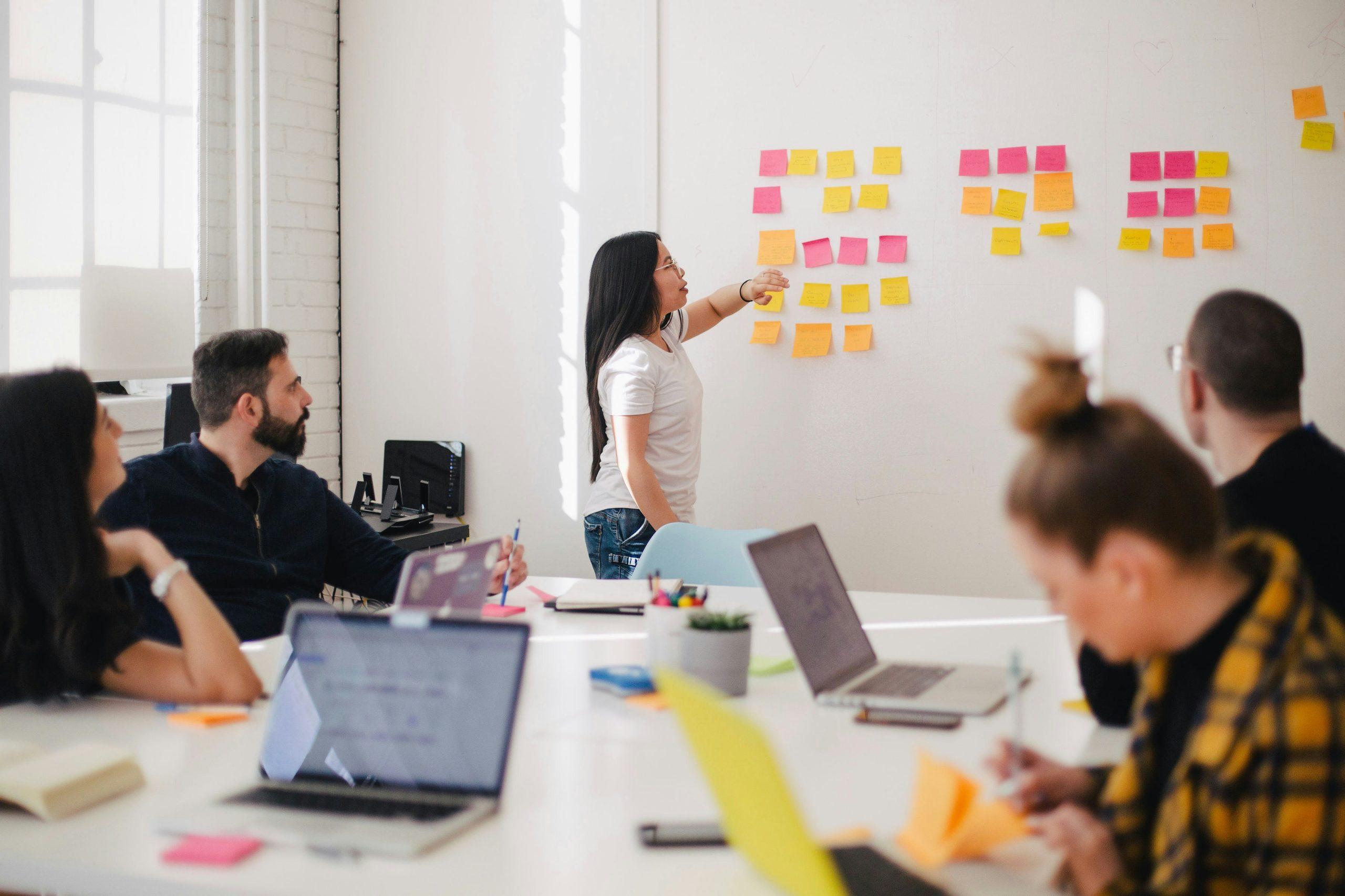 Groupe de personnes Subvention projet handicap © Jason Goodman sur Unsplash